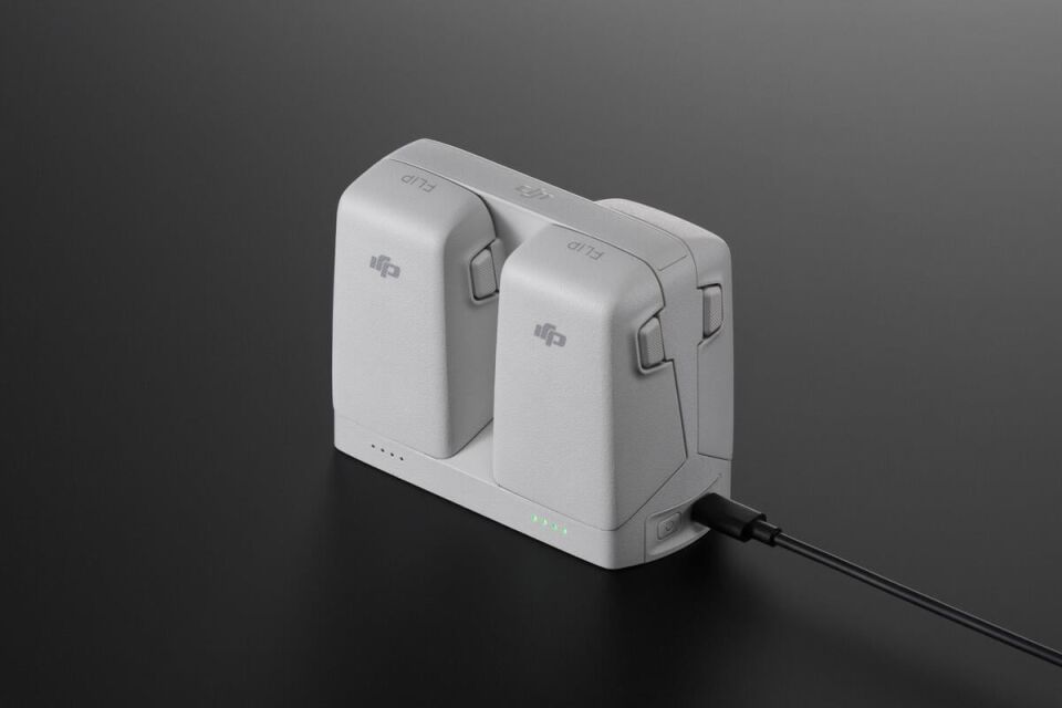 DJI Flip Series CHX141-65 Paralel Charging Hub Orjinal (EU) (Dji Türkiye Karfo Karacasulu Garantili)
