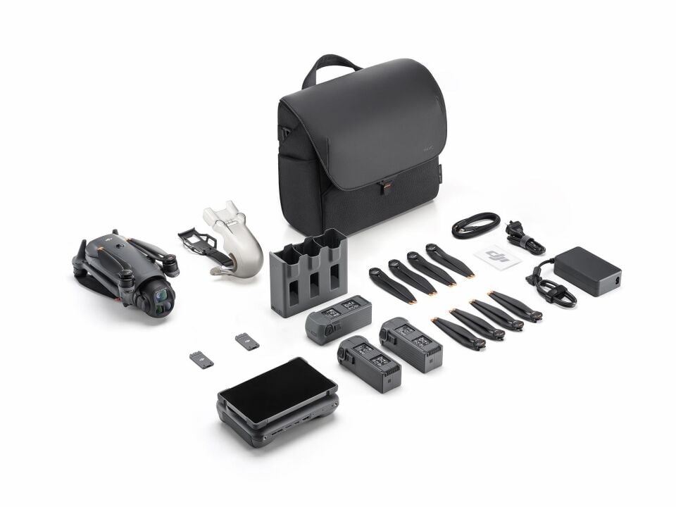 DJI Mavic 4 Pro 512GB Creator Combo  Drone 1063Gr. (DJI RC Pro 2) (EU) (Dji Türkiye Karfo Karacasulu Garantili)